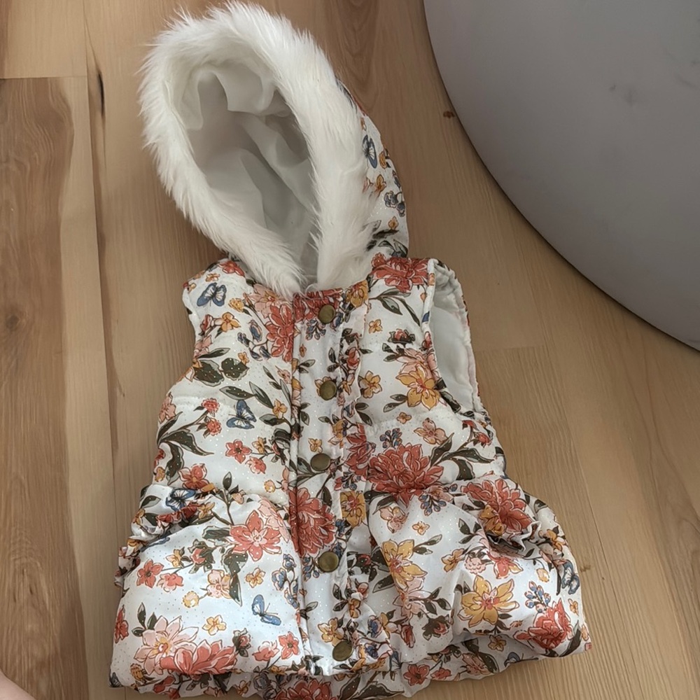 Floral Hooded Kids Vest with Faux Fur Trim 18M
